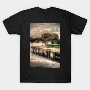 Narrow Boat and Jetty HDR T-Shirt